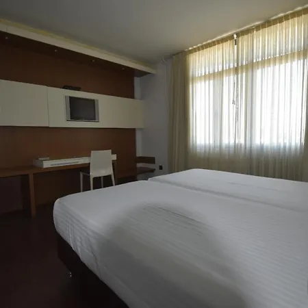 Angeles Hotell 3*